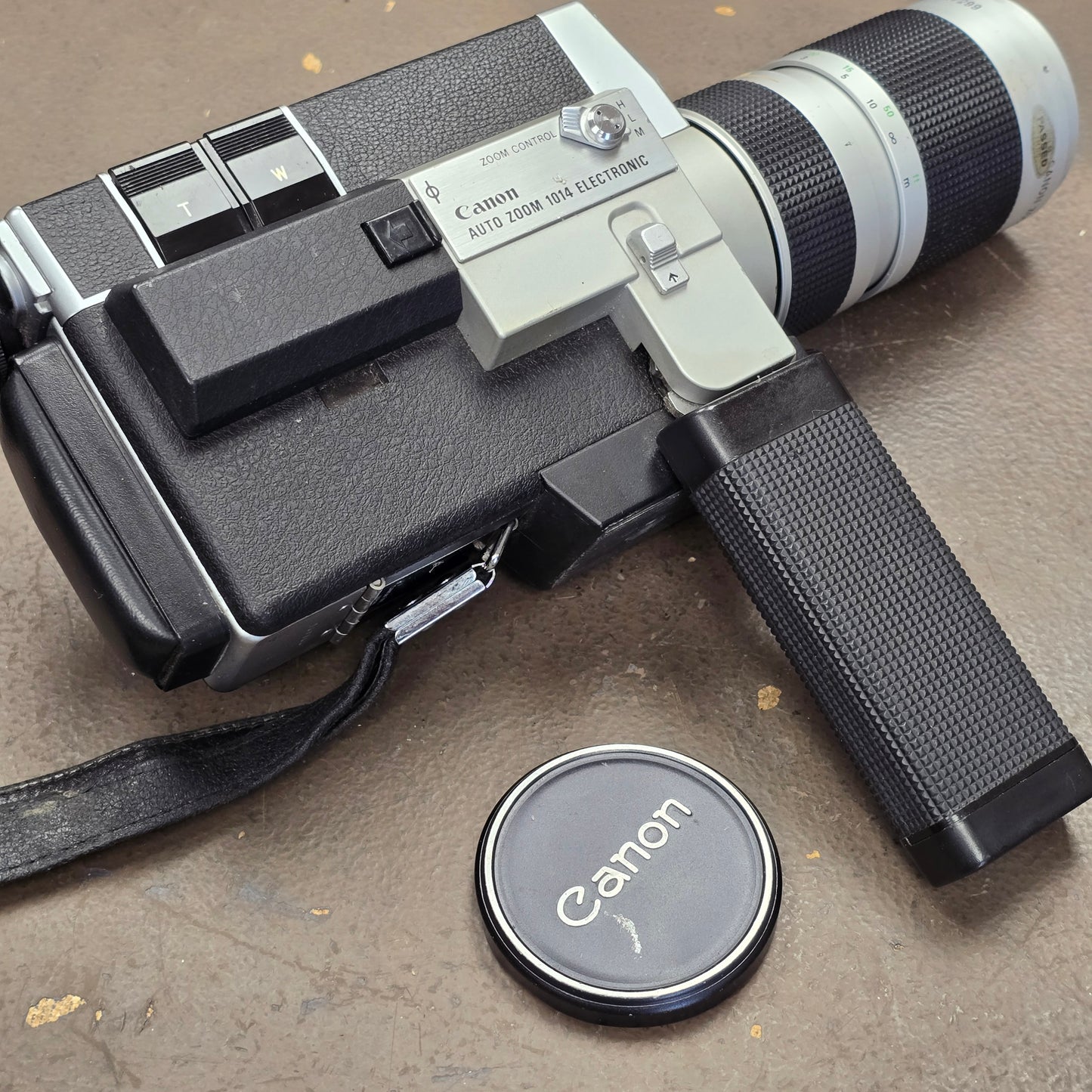 Canon 1014 Auto Zoom Electronic Super 8mm Camera S# 143344-147299 With Case
