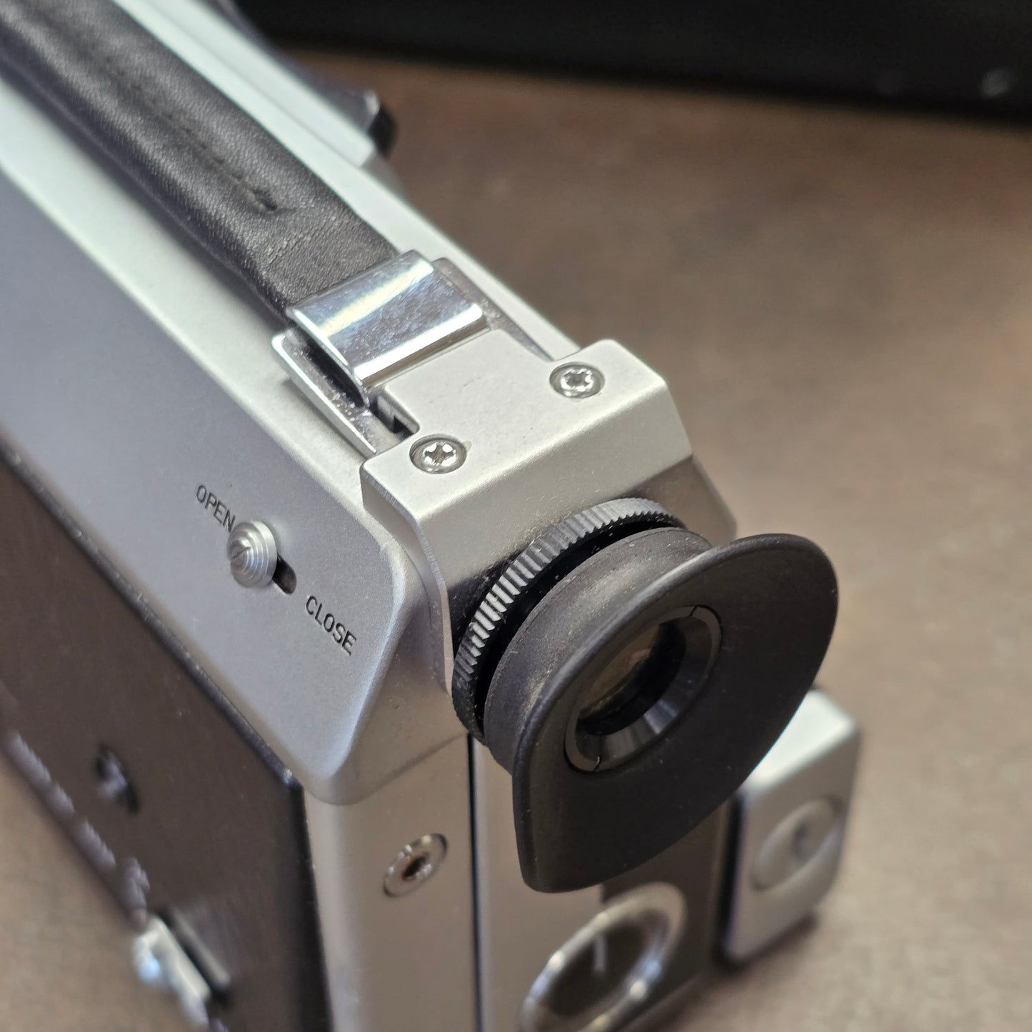 Canon 814 Autozoom Super 8mm Camera with Case S# 221884-202778