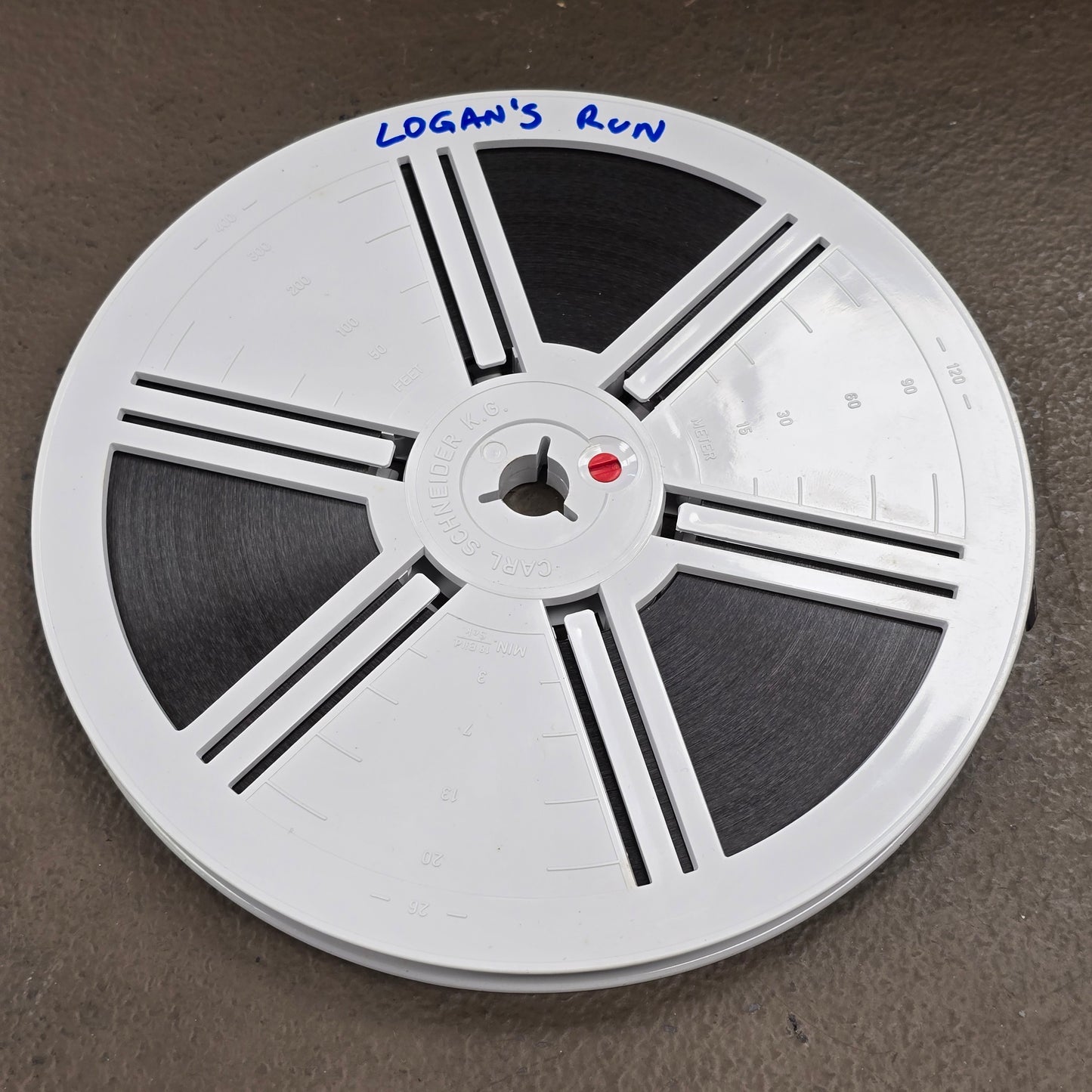 Elmo SC-18 Super 8mm Projector with Carrying Case S# 600249 & Super 8mm Film Logan's Run