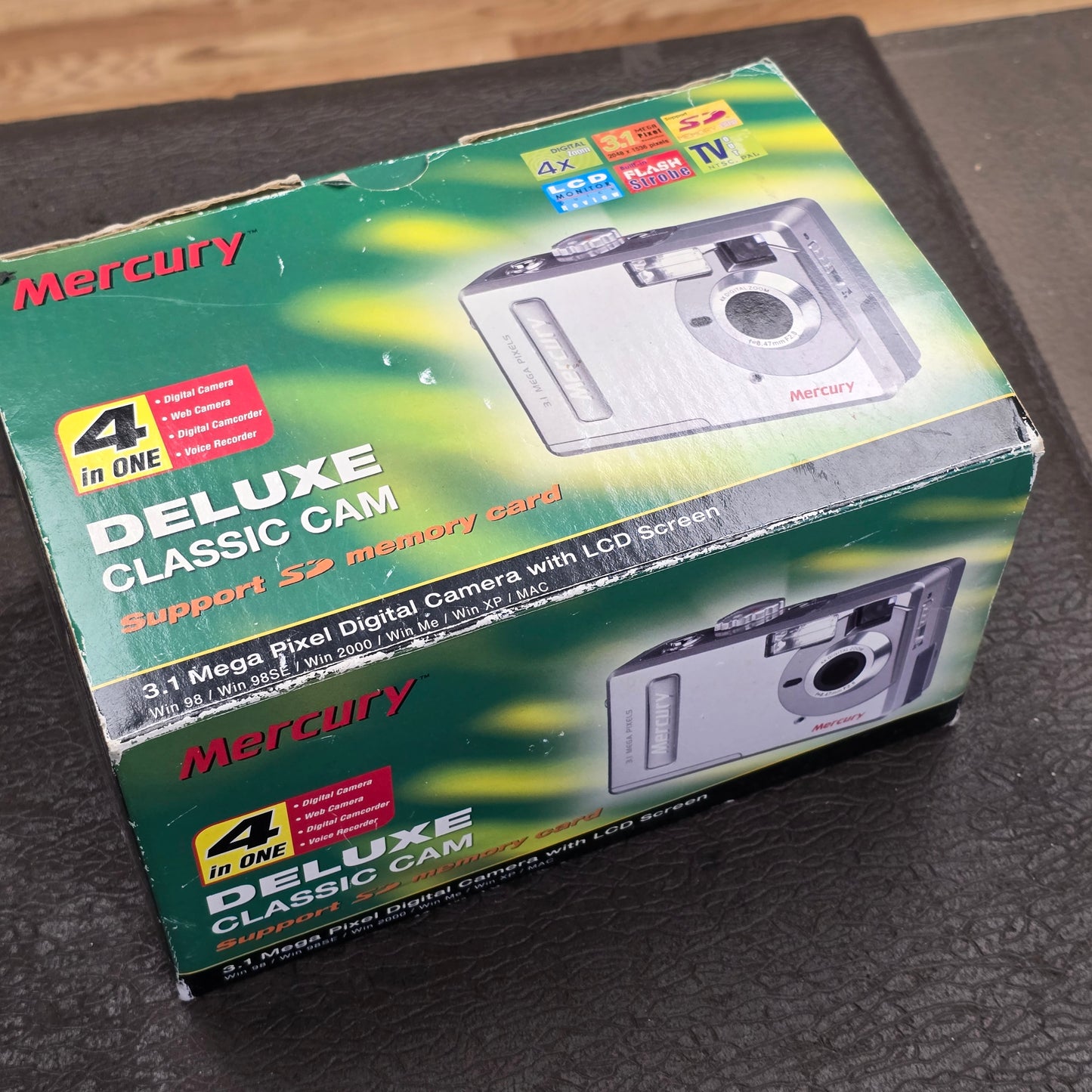 Mercury Deluxe Classic Cam 3.1 Mega Digital Still Camera with LCD Screen & Box