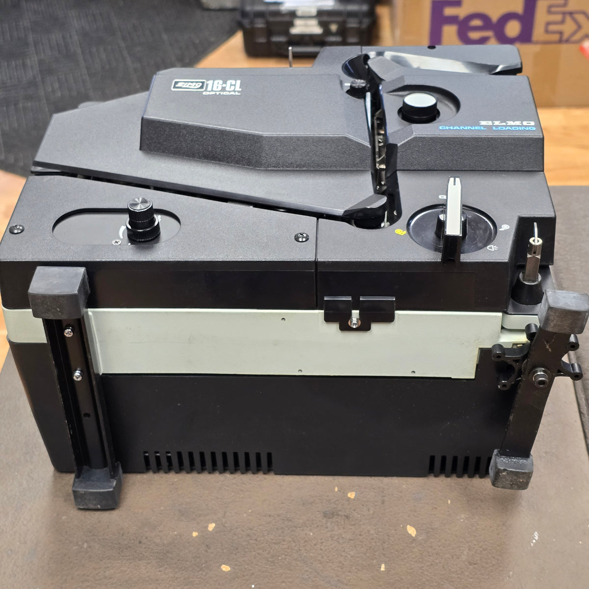 Elmo 16-CL Optical Channel Load 16mm Sound Projector S# 136405