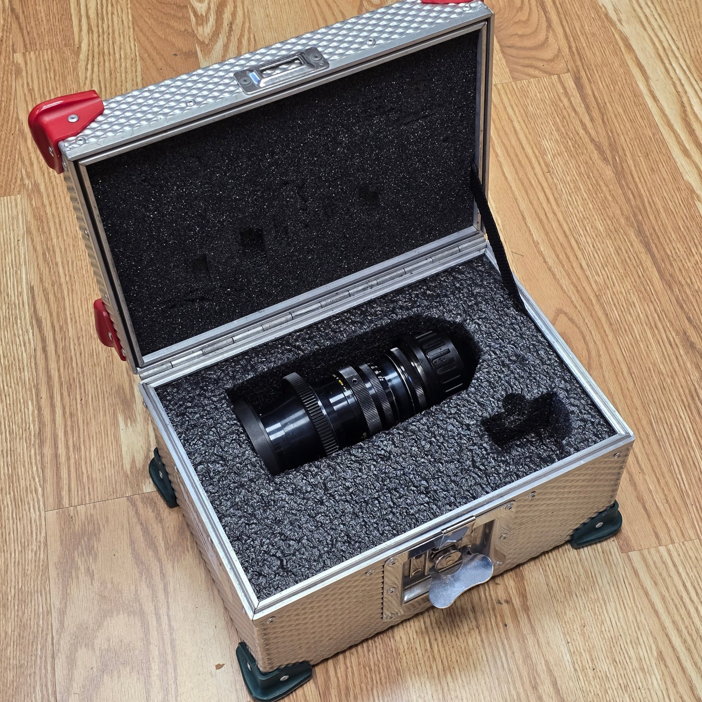 Angenieux 35-140mm T4.4 PL Mount Zoom Lens S# 1036338 With Case