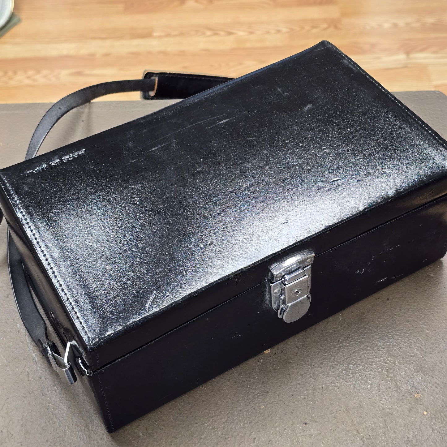 Canon 814 Autozoom Super 8mm Camera with Case S# 221884-202778