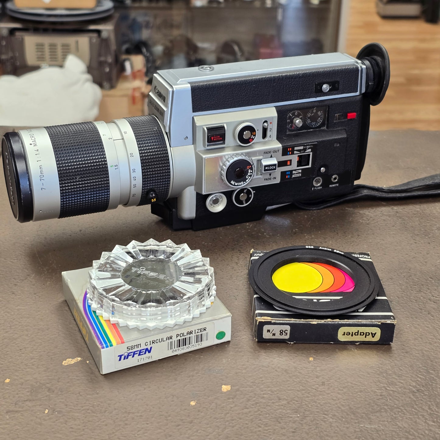 Canon 1014 Auto Zoom Electronic Super 8mm Camera S# 143344-147299 With Case