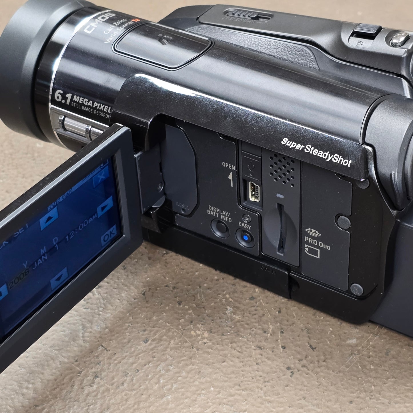 Sony HDR-HC9 HDV Mini DV 1080i Camcorder Package (NTSC) S# 122618