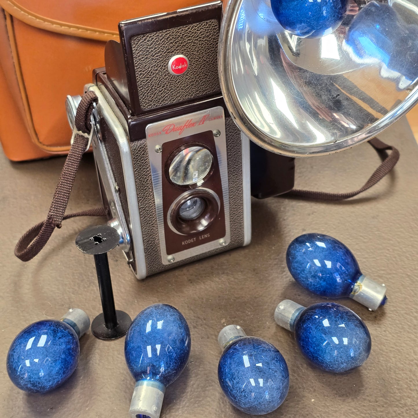 Kodak Duaflex IV Camera, with Kodalite Flash Outfit w/ Spare Bulbs & Case