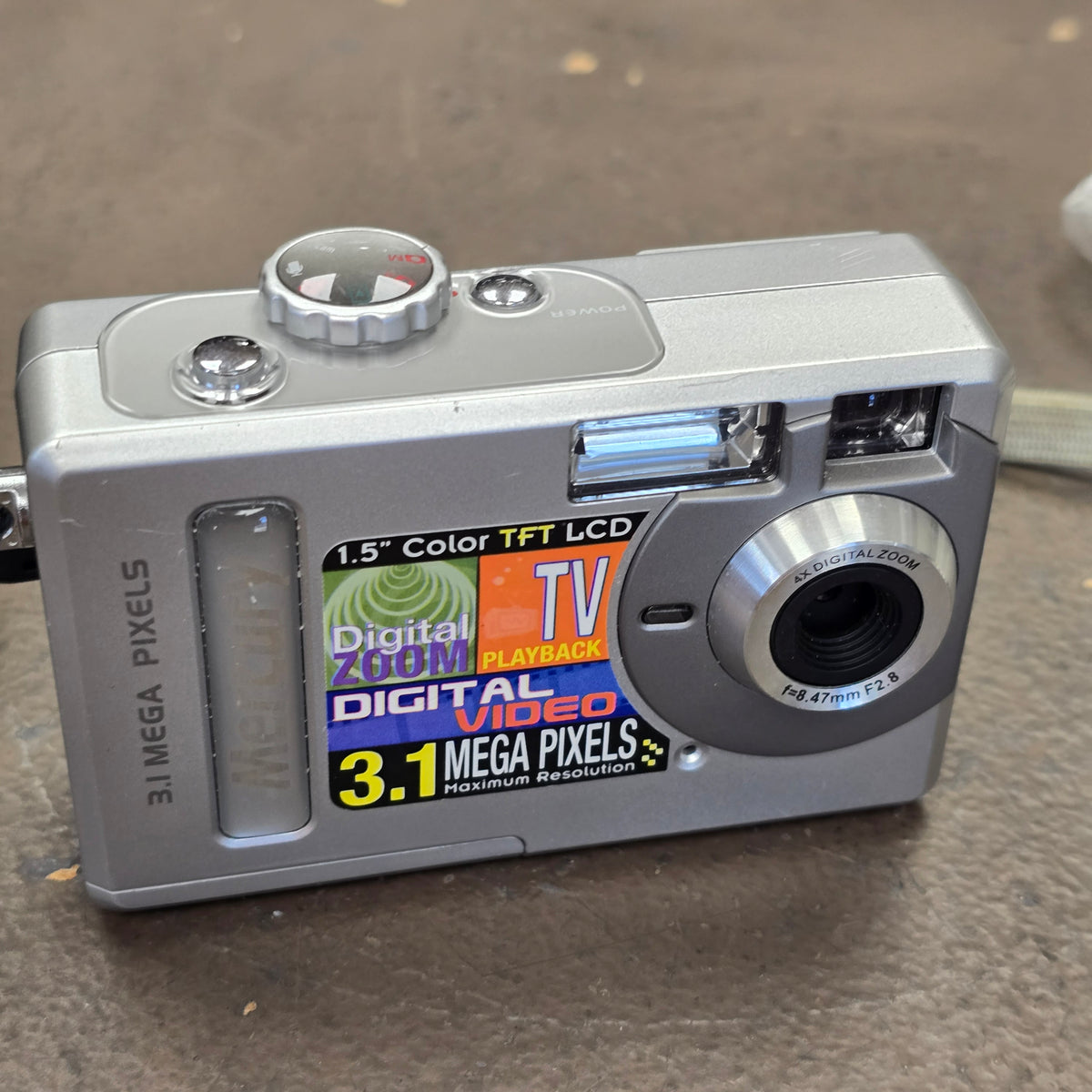 Mercury Deluxe Classic Cam 3.1 Mega Digital Still Camera with LCD Screen & Box