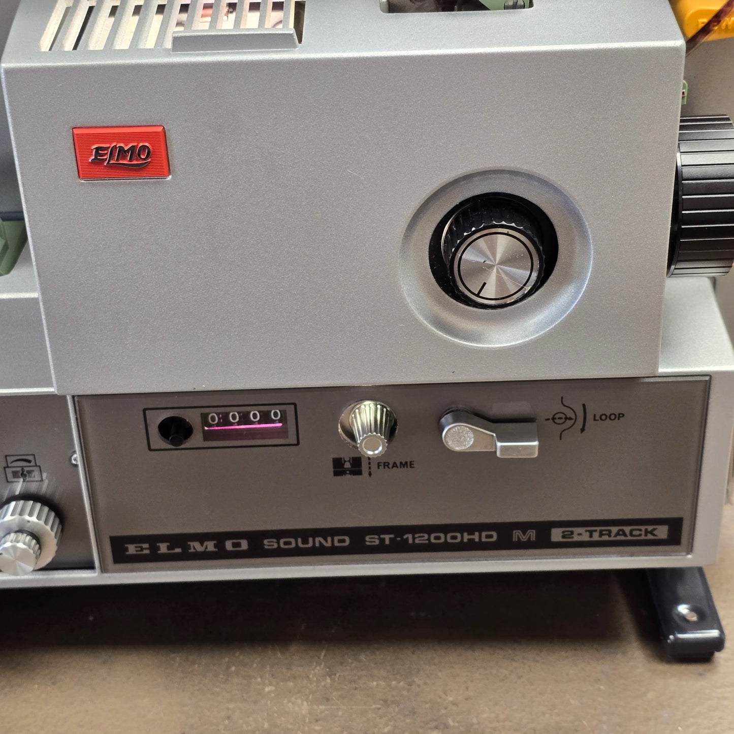 Elmo ST-1200 HD Magnetic 2 Track Super 8mm Sound Projector S# 402083