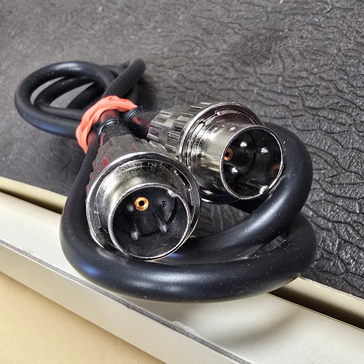 Beaulieu R-16 Power Cable 3-Pin DIN Locking Connector Male