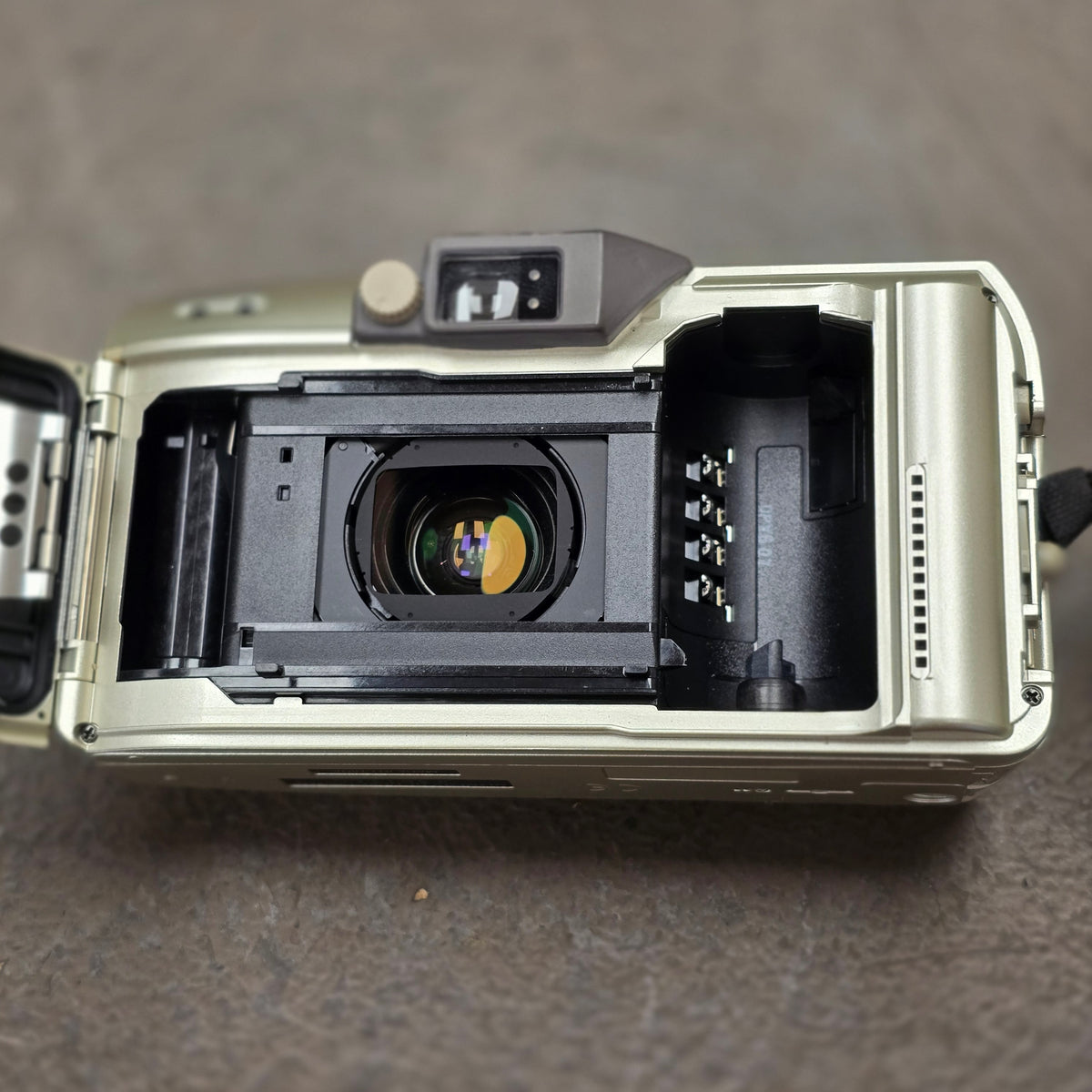 Olympus Stylus Epic Zoom 170 35mm All Weather Point & Shoot Camera With Case S# 4361150