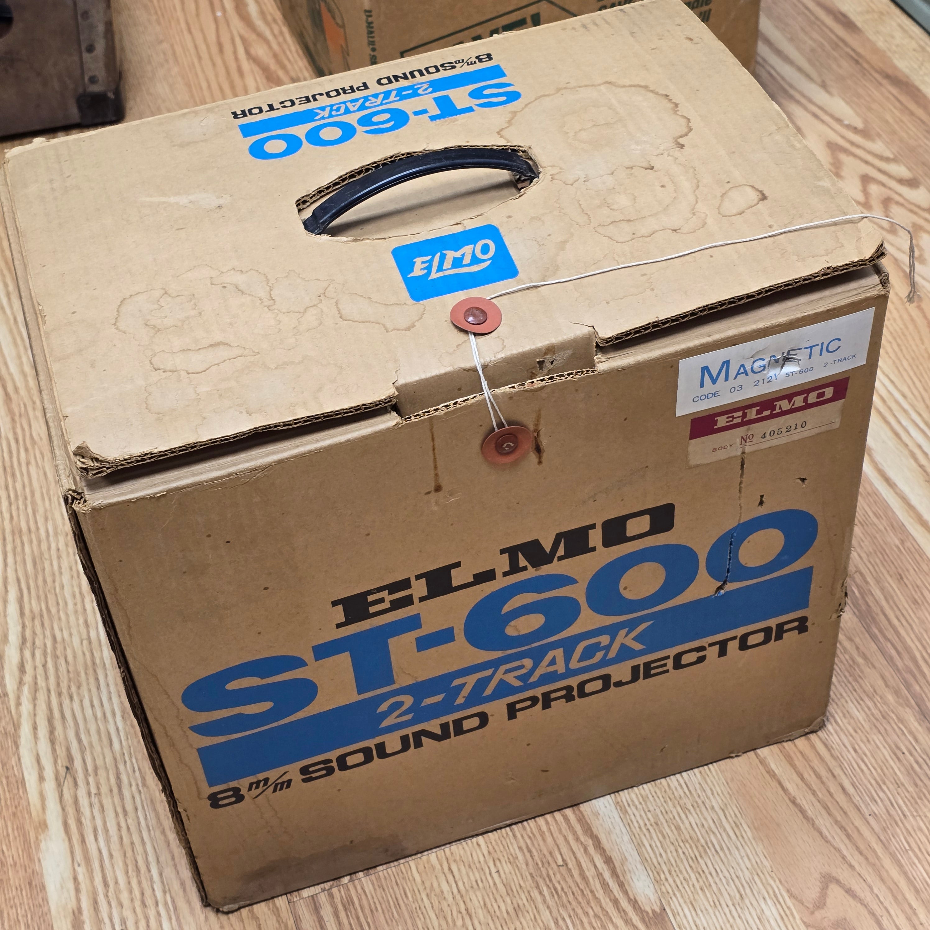 Elmo ST-600 M Super 8mm Sound Projector S# 405210 with Movie Film