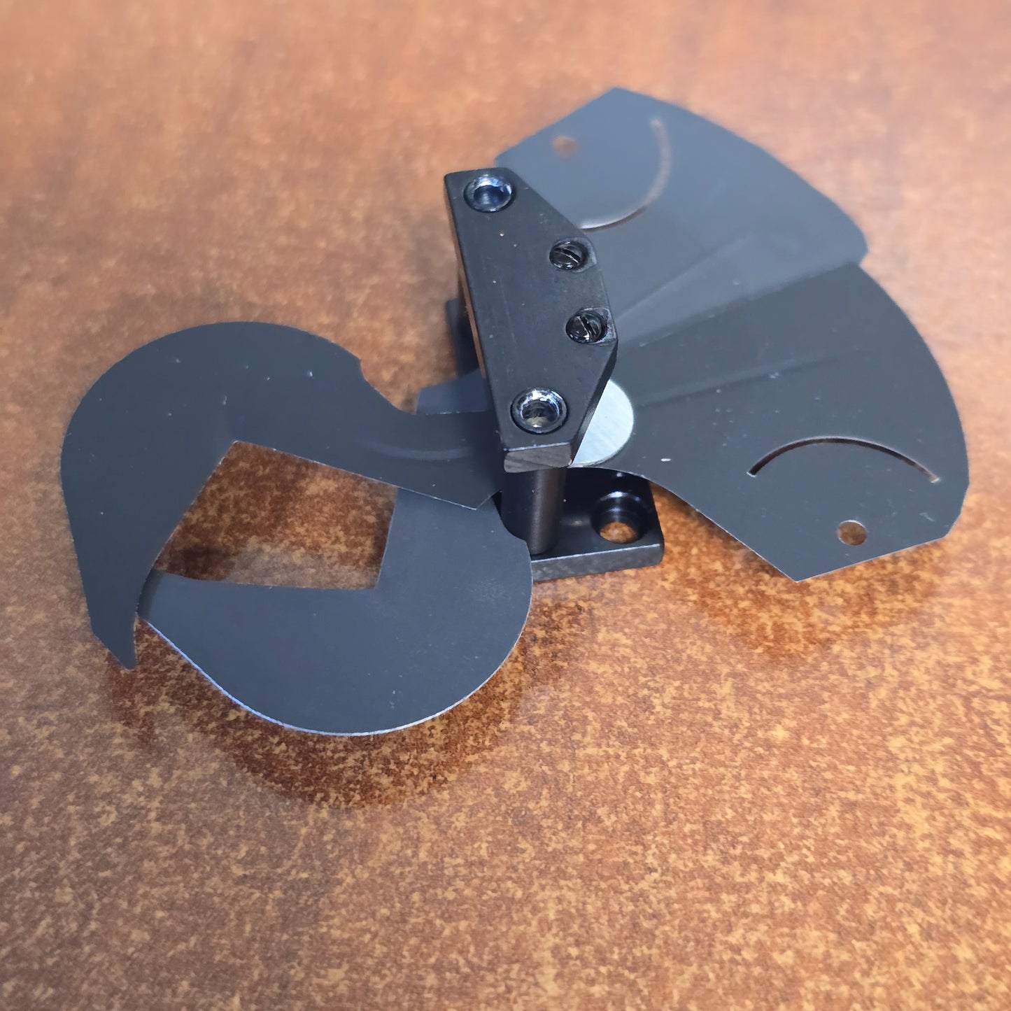 Kern Vario Switar 16-100mm Iris Assembly