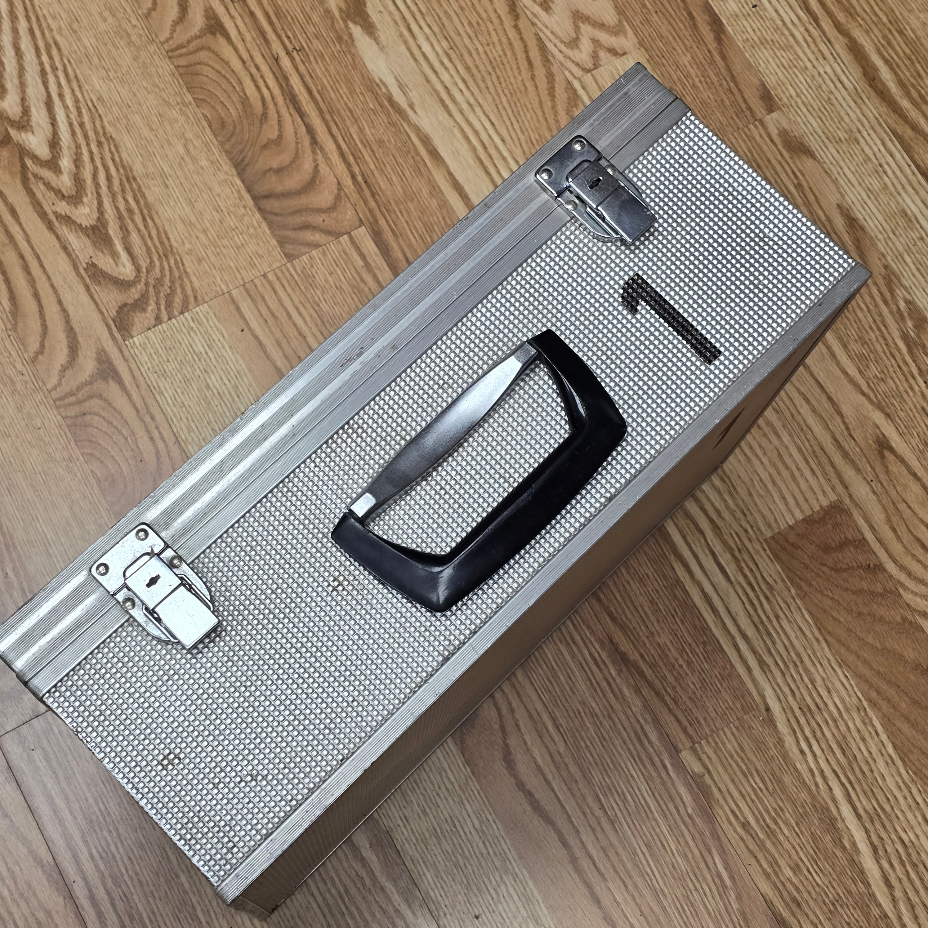 Braun Nizo Hammered Aluminum Case with Accessories for Nizo 6080