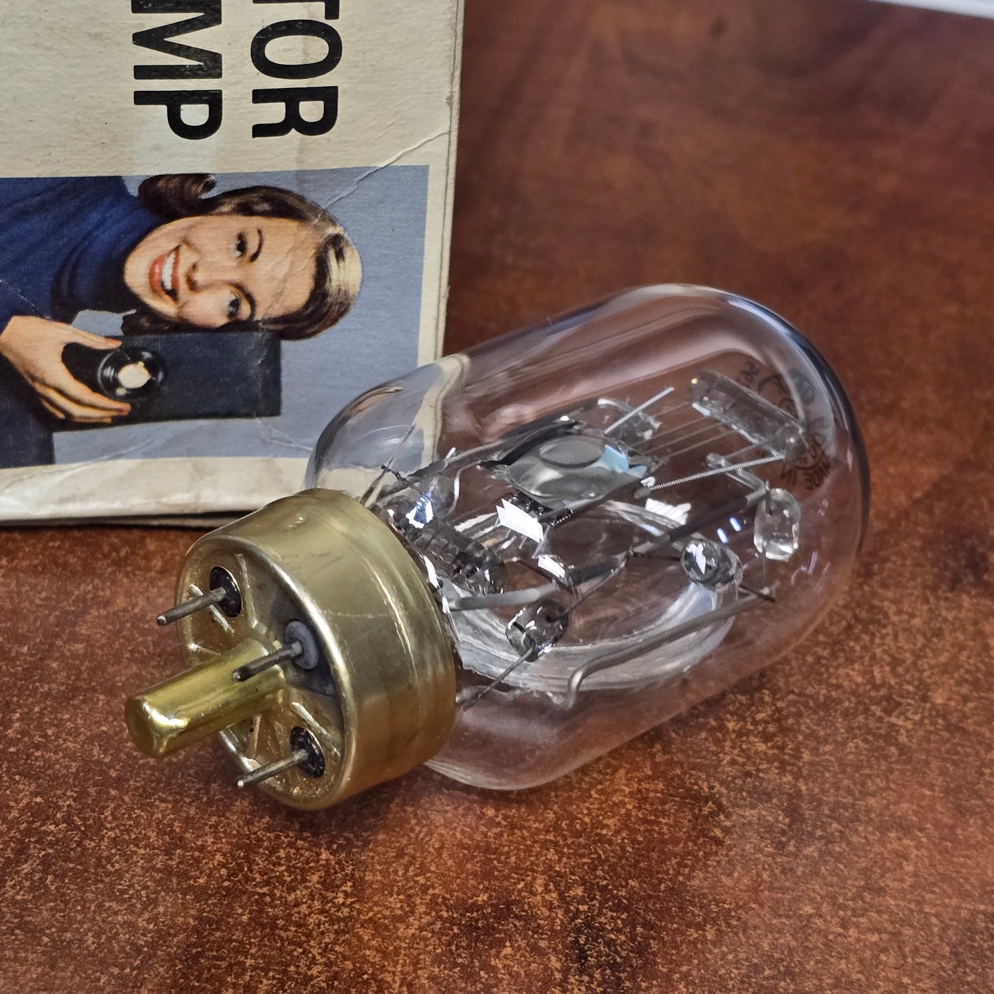 General Electric DMK Lamp 120V 500W Projector Bulb