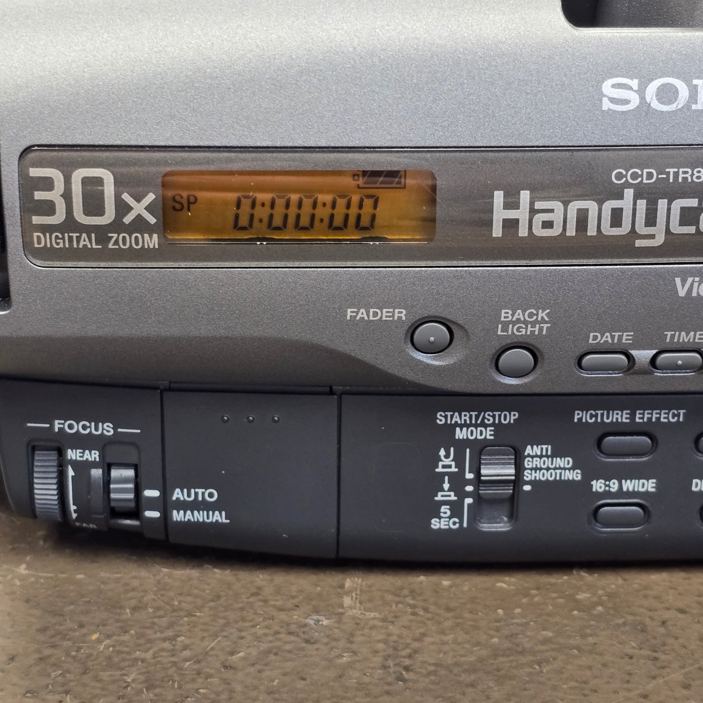 Sony CCD-TR86 Hi8mm NTSC Video Camcorder S# 25541