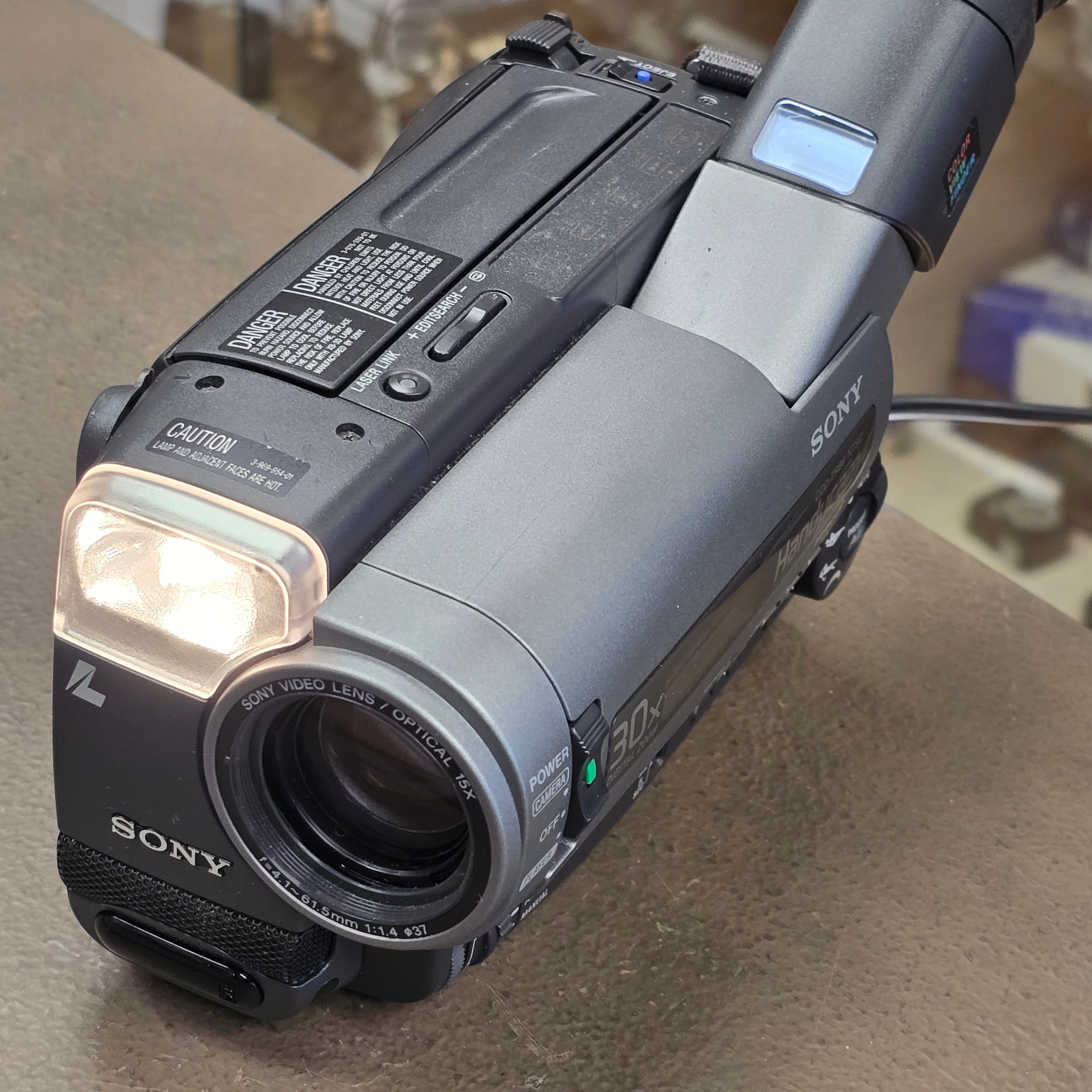 Sony CCD-TR86 Hi8mm NTSC Video Camcorder S# 25541 – Du-All