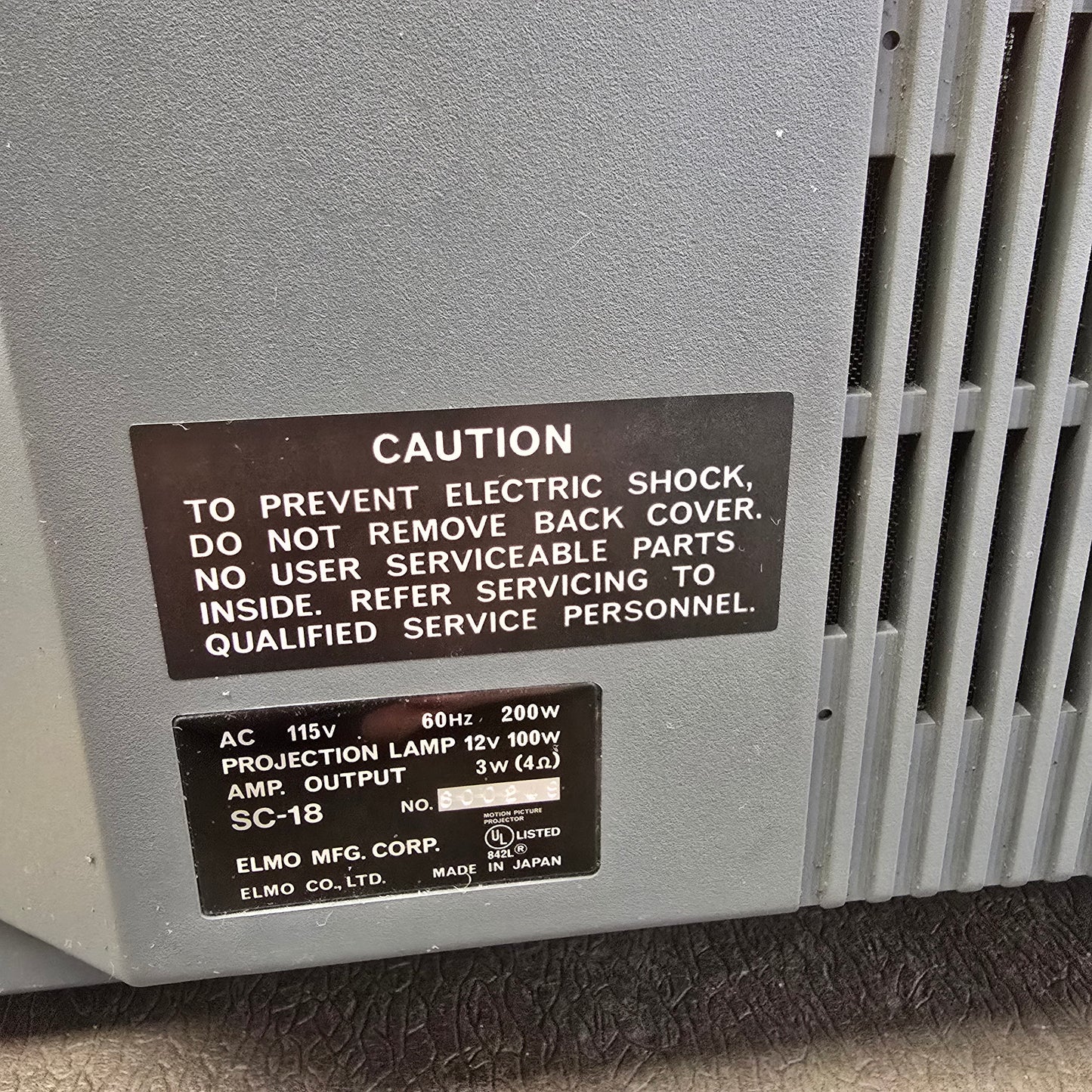 Elmo SC-18 Super 8mm Projector with Carrying Case S# 600249 & Super 8mm Film Logan's Run