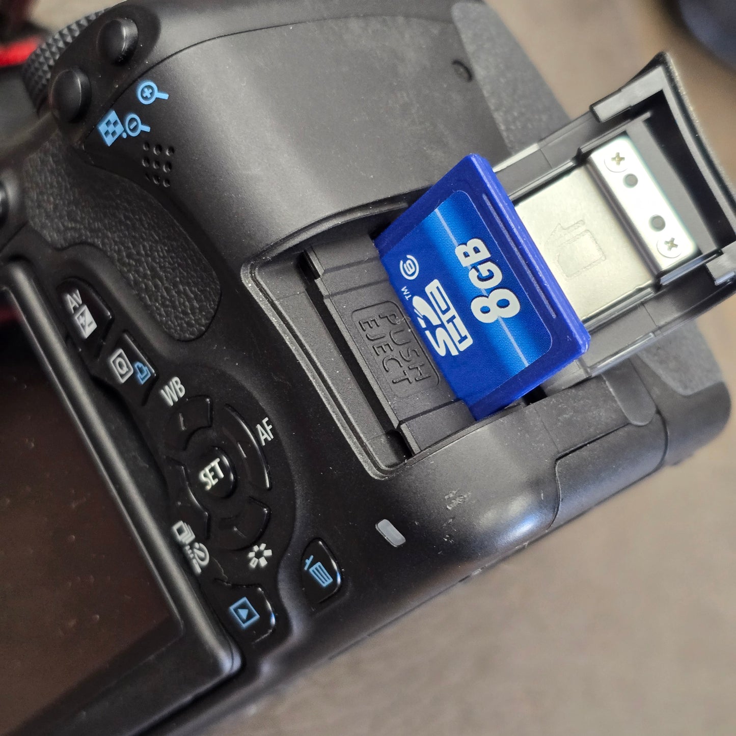 Canon EOS Rebel T3i DSLR Camera S# 232076194429 with Canon 18-55mm Zoom lens