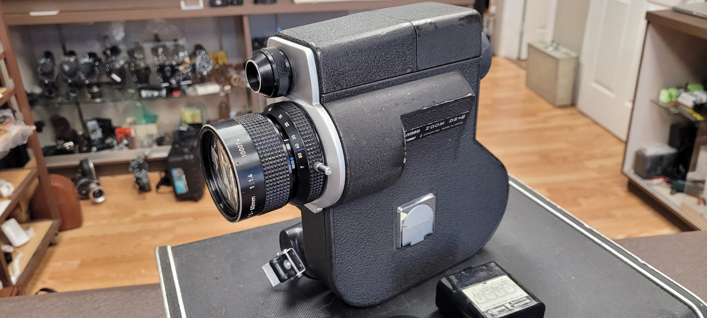 Canon Zoom DS-8 Double Super 8mm Camera S# 102337-100074  with Case